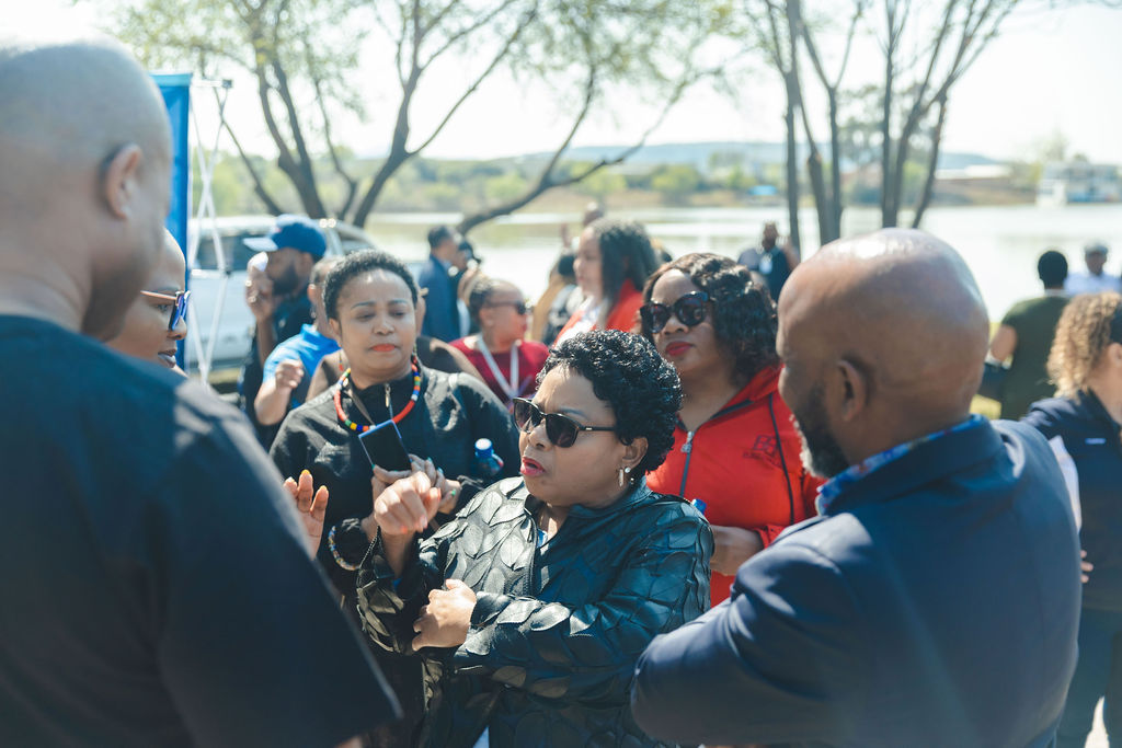Delegates connecting during the Gariep Dam destination visit