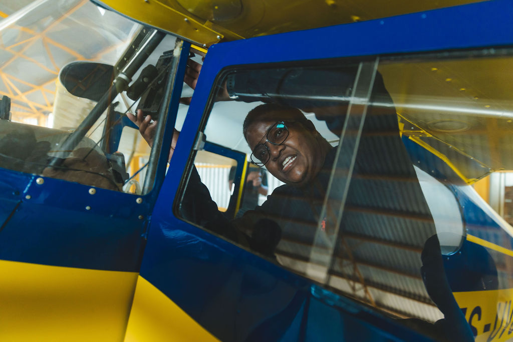 Summit participant experiencing an aircraft at Gariep Dam