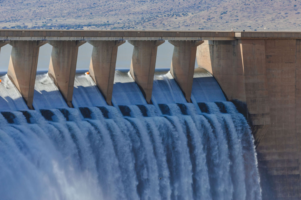 Water flowing through the Gariep Dam spillway